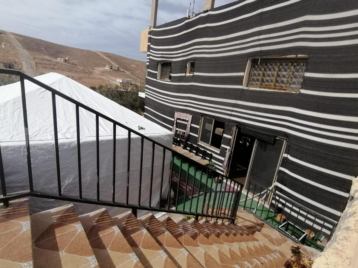 Farmer Stay Hostel ワディ・ムーサ エクステリア 写真