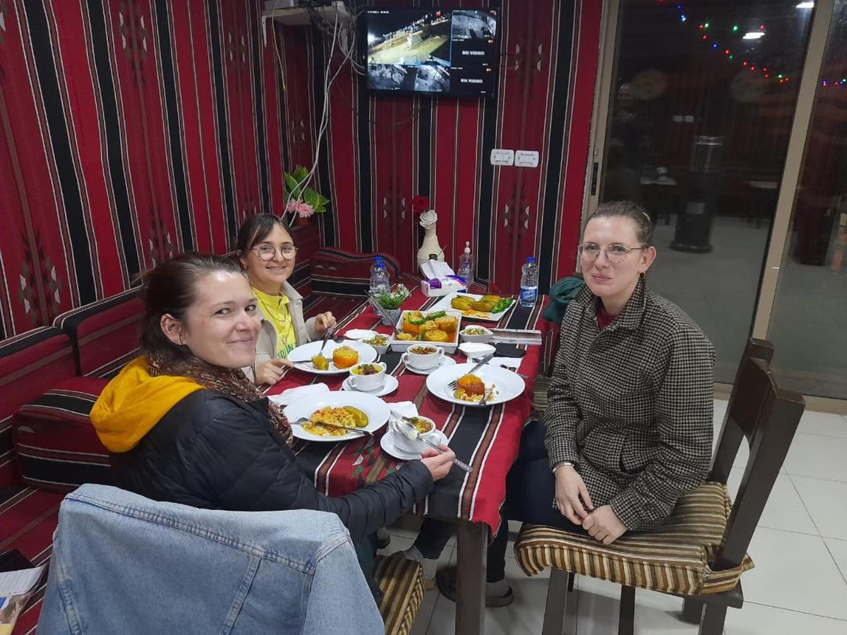 Farmer Stay Hostel ワディ・ムーサ エクステリア 写真